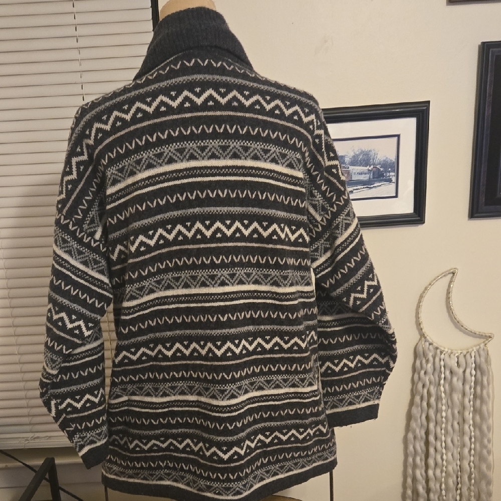 Beautiful, Made In Italy Wool Sweater. - Picture 5 of 7
